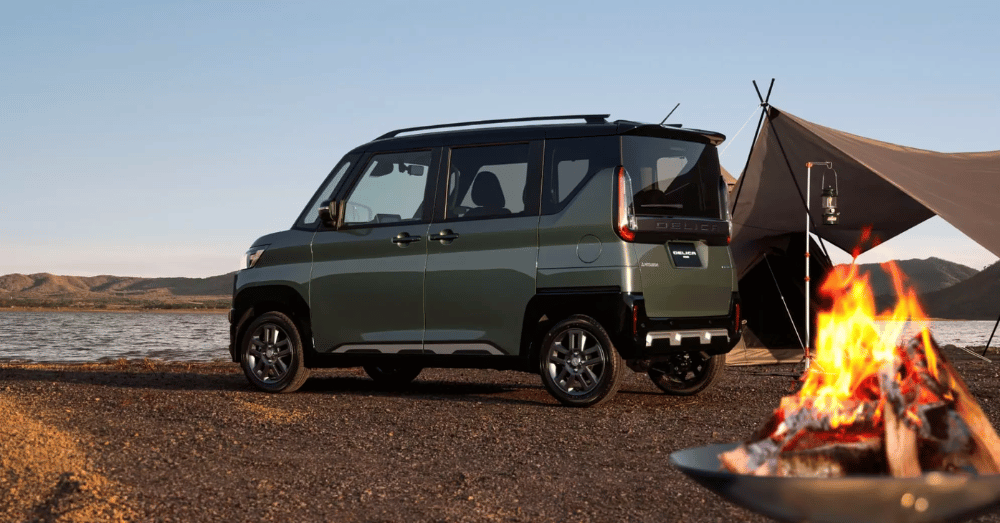 Mitsubishi's Tiniest Camper Van Makes Big Waves at Tokyo Auto Salon - featured image