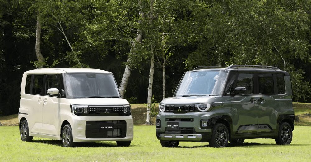 Mitsubishi's Tiniest Camper Van Makes Big Waves at Tokyo Auto Salon - two Mitsubishi mini campers